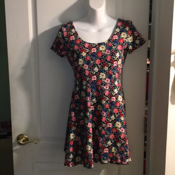 Forever 21 Dresses & Skirts - 👠👗👖any $5 items 3 for $12 Summer dress